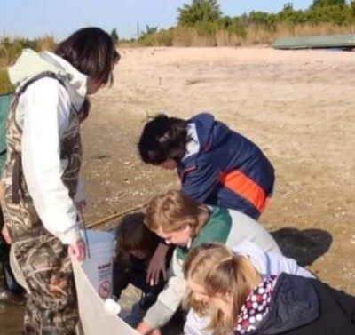 Students learn about the Long Island Sound (Long Island Sound Study)
